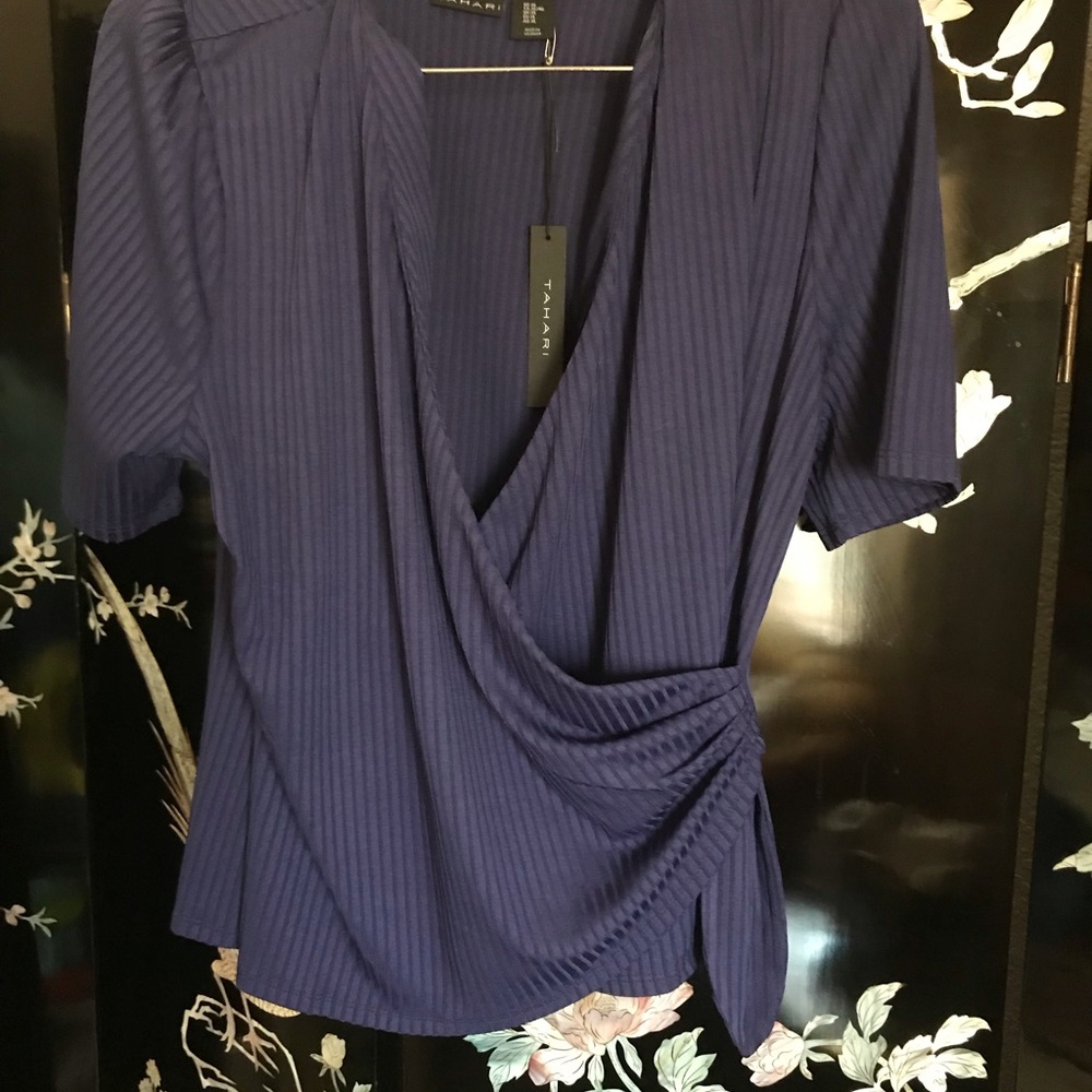 🐋NWT Blue Tahari crisscross top